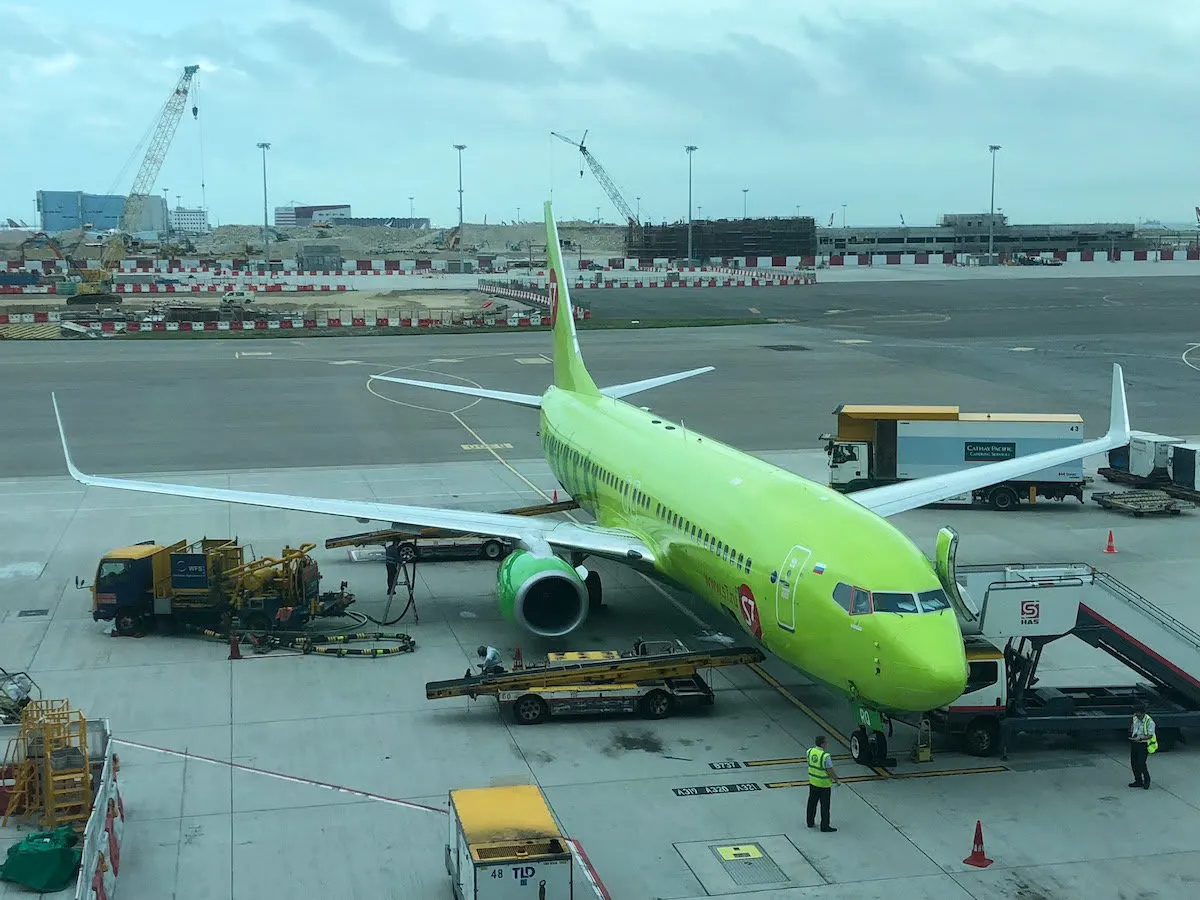 S7 Airlines Bans First Officer Landings Amid Fleet Crisis