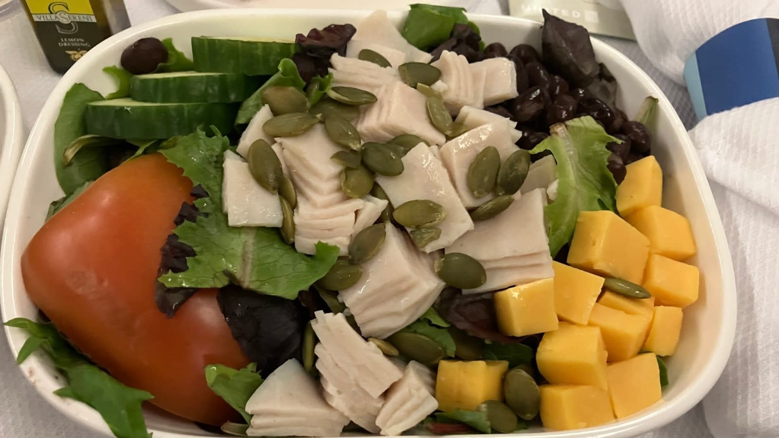 United Airlines First-Class Meal Ignites Premium Air Travel Debate