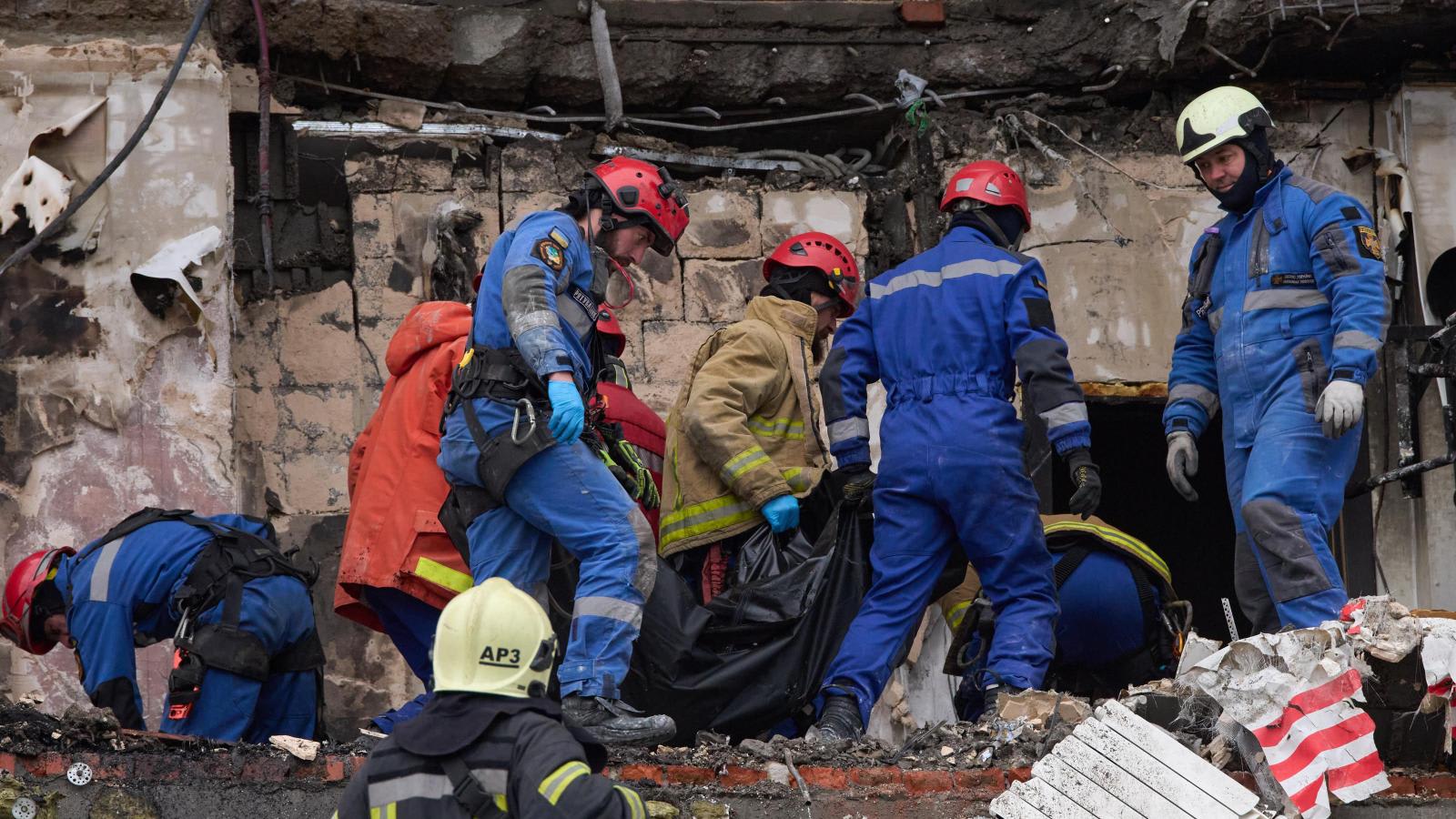 Missile and Drone Strikes on Kyiv Prompt Poland to Close Two Border Airports.