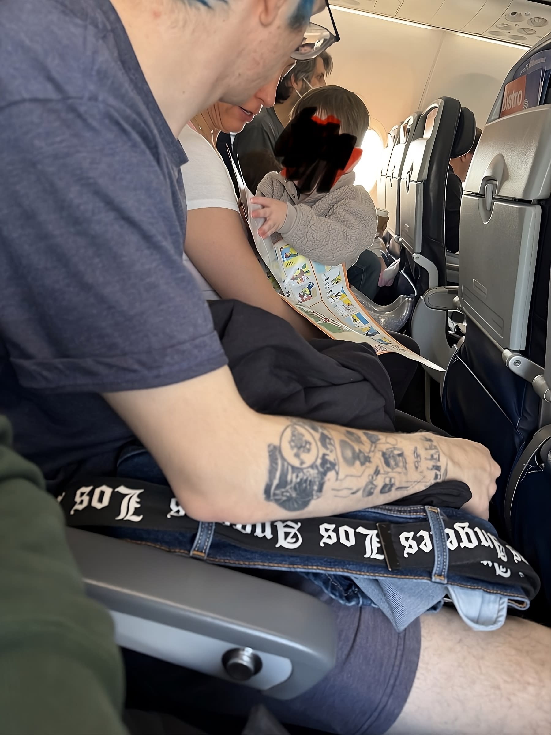 Why Did United Allow a Pantsless Passenger on a Flight to Orlando?