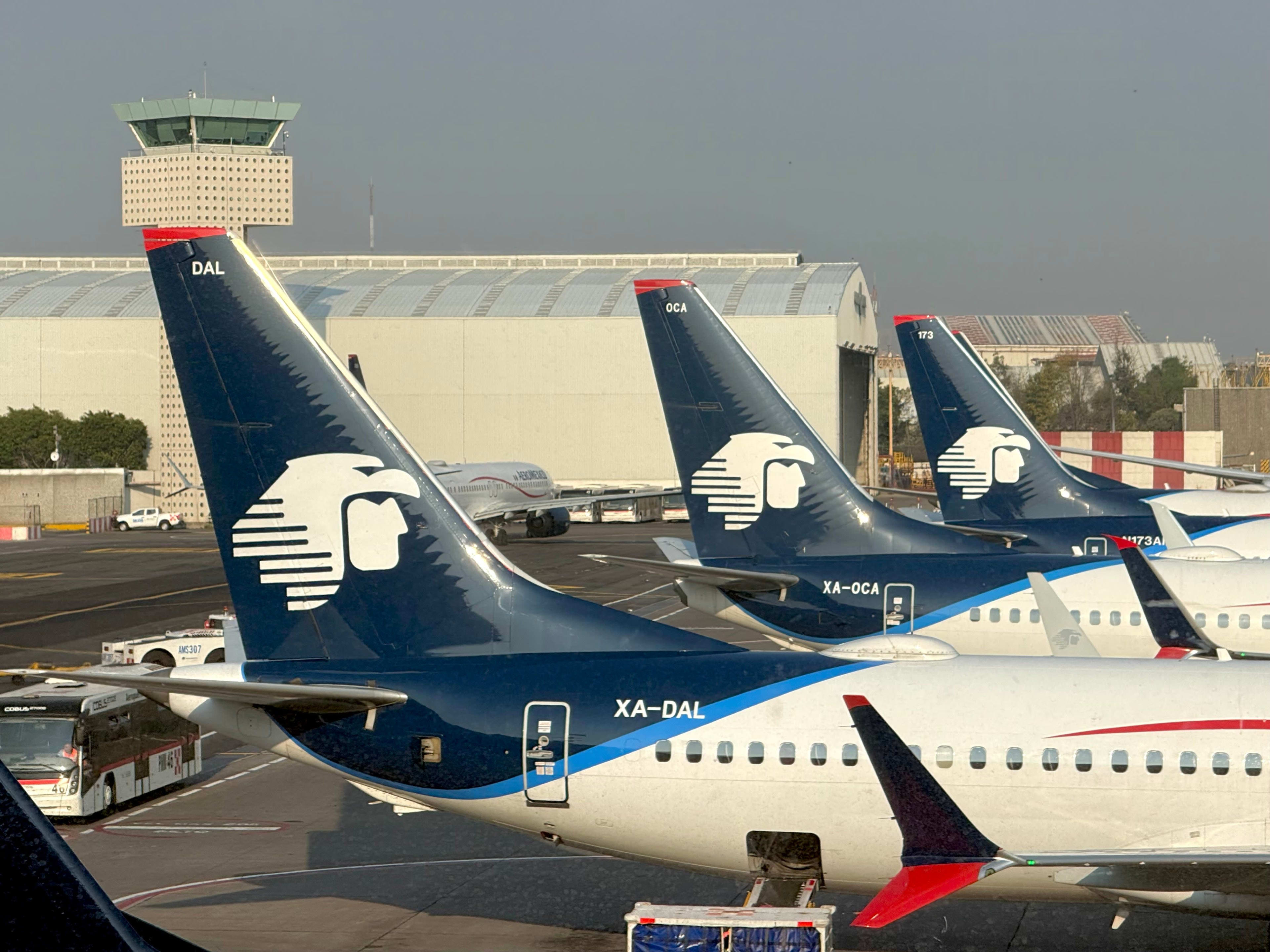 Aeromexico Crowned Most Punctual, While a New York Airport Loses All Flights.