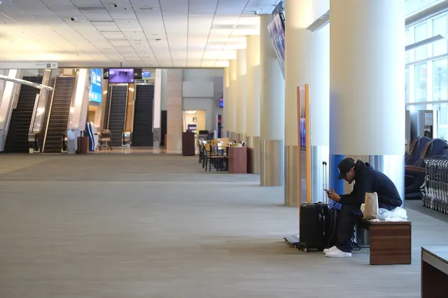 Winter Storm Grounds All Saturday Flights at Clinton National and Northwest Arkansas Airports