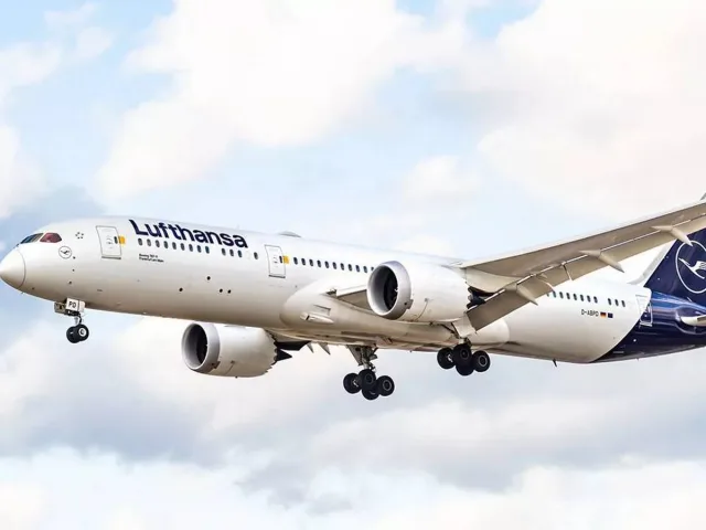 Lufthansa CRJ-900 Diverts to Geneva Following Gear Issue; Second Emergency in Days