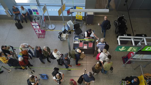 Are 'Gate Lice' Hurting Airline Efficiency? New Tech Targets Boarding Chaos.