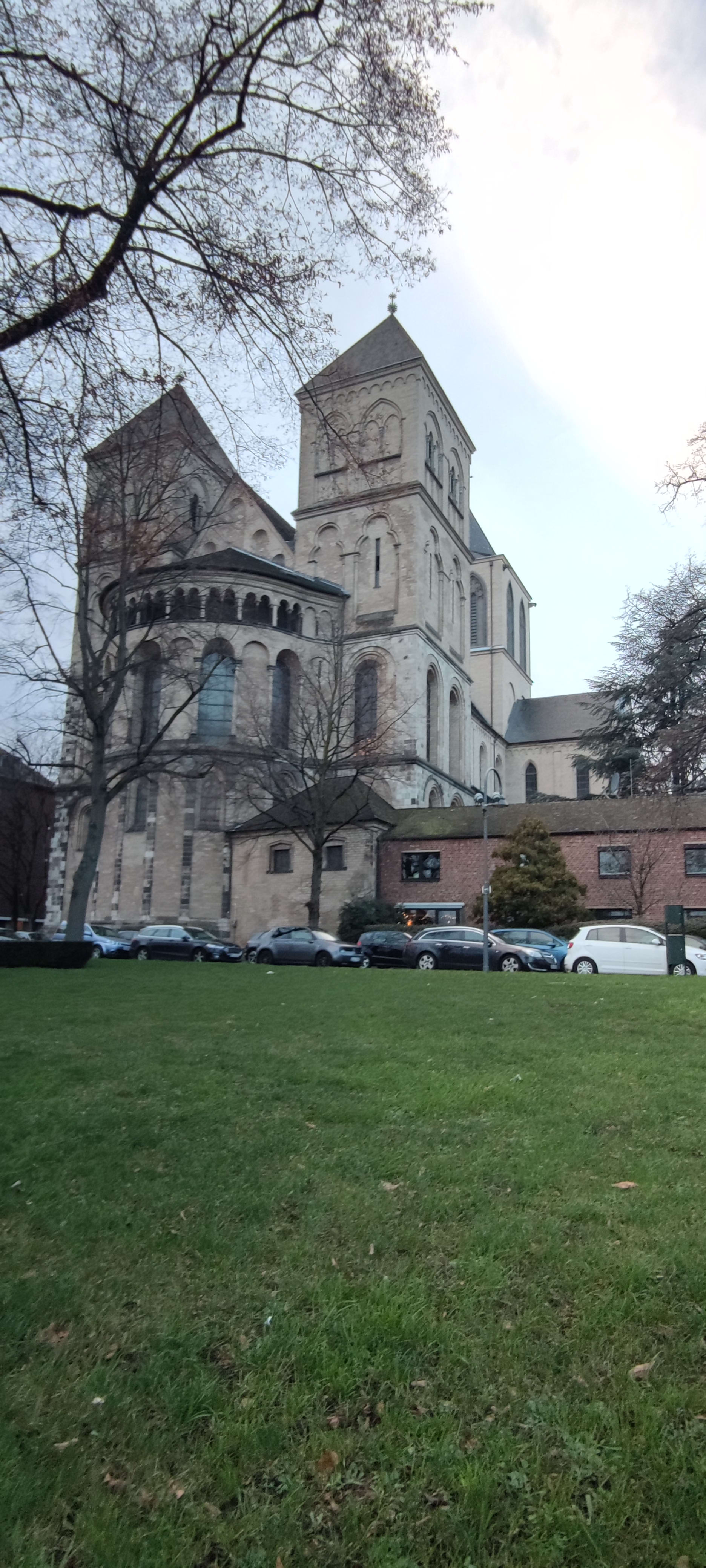 Köln Romanesk kilise