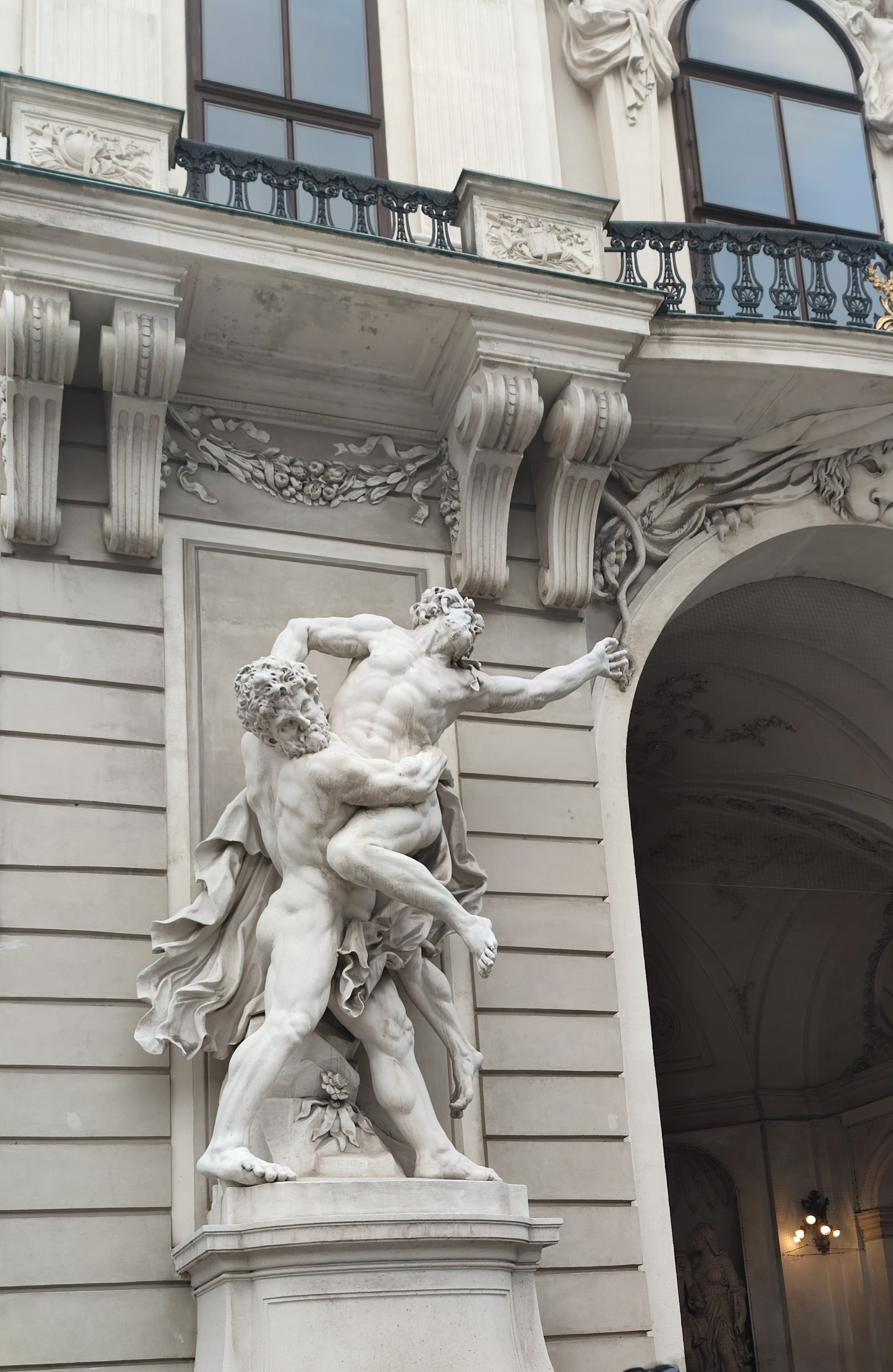 Hofburg Sarayı Zeus heykeli