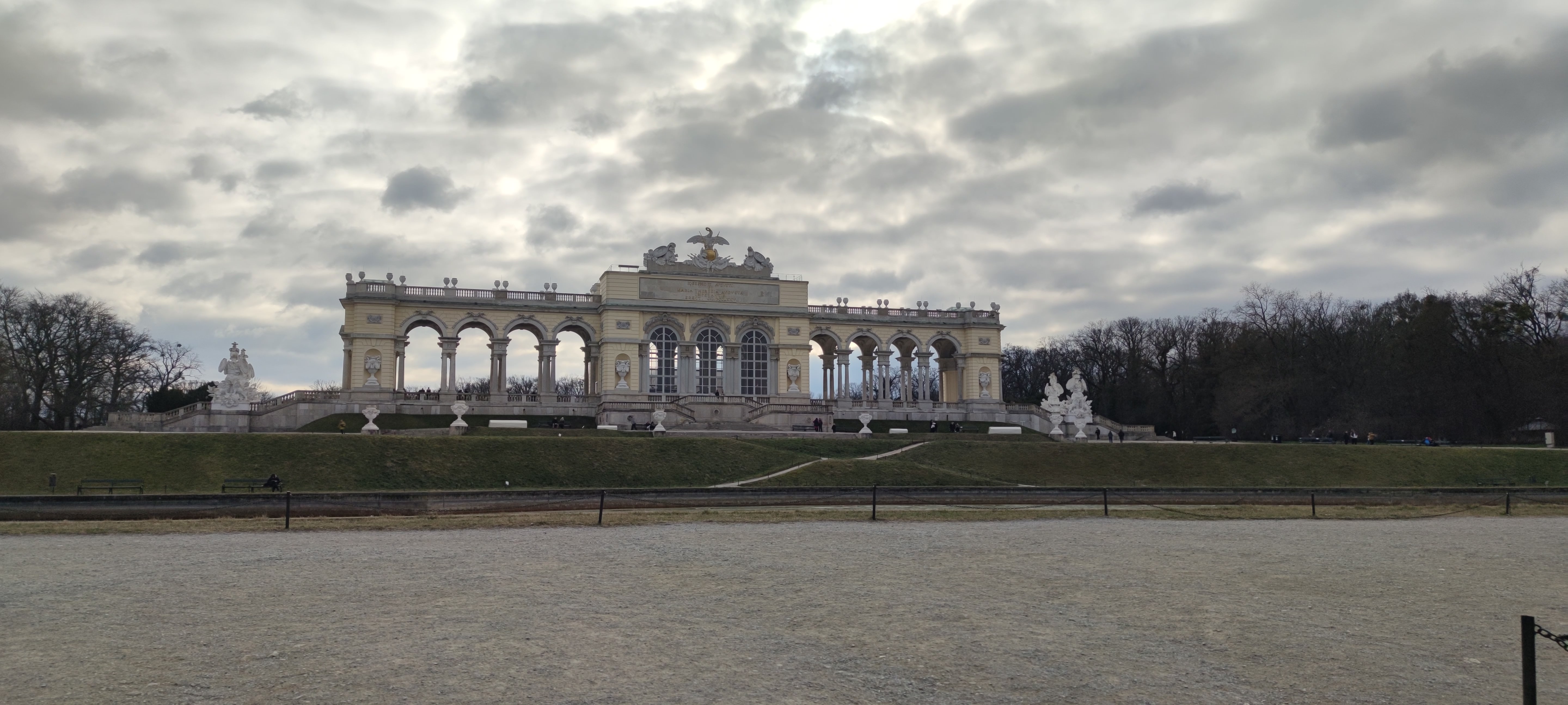 Schönbrunn Sarayı bahçeleri