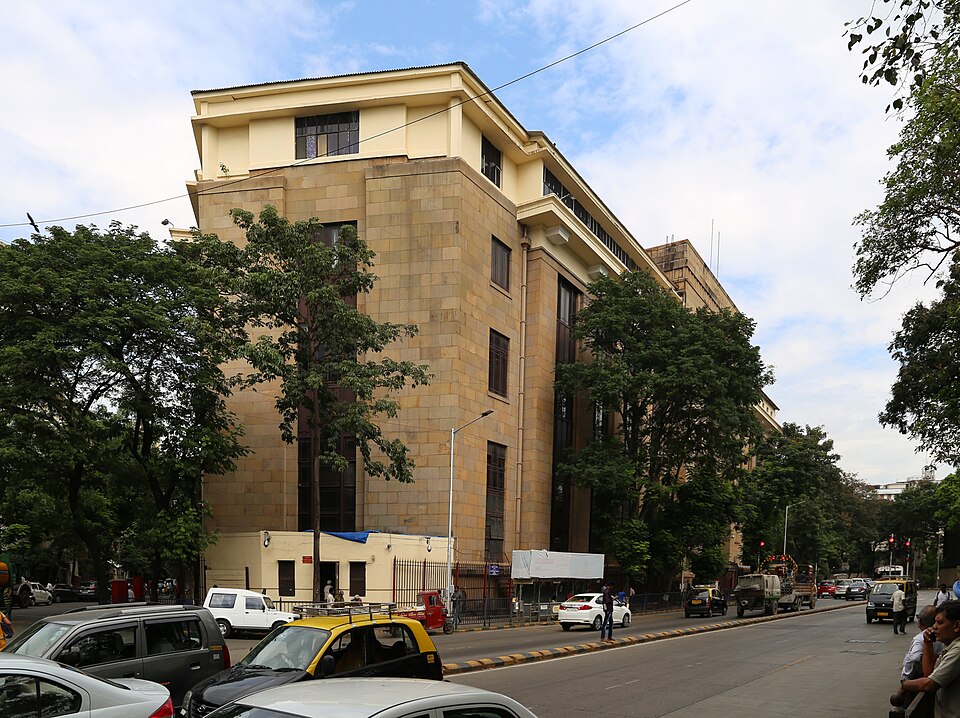 The stone-faced Reserve Bank of India central office building on Mint Road, Mumbai, seen from the street