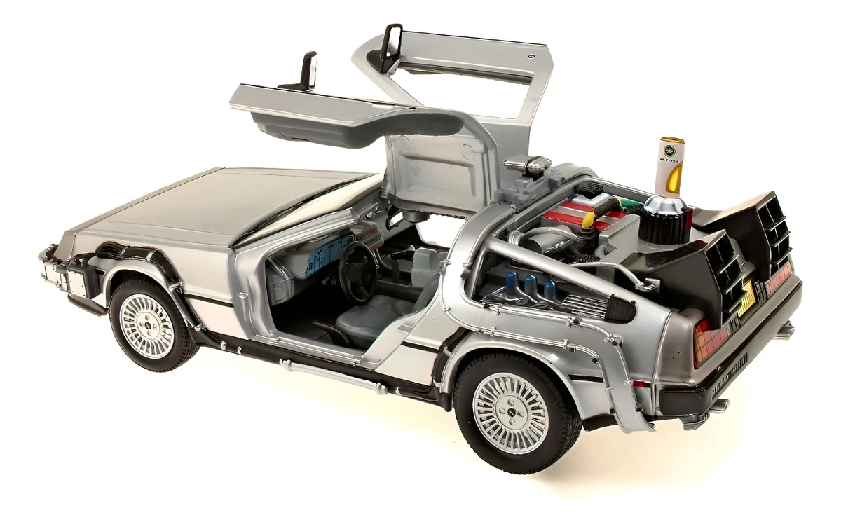 Coleccionable Welly escala 1/24 del Delorean DMC-12 como Time Machine de Volver al Futuro II, carro de metal con detalles realistas