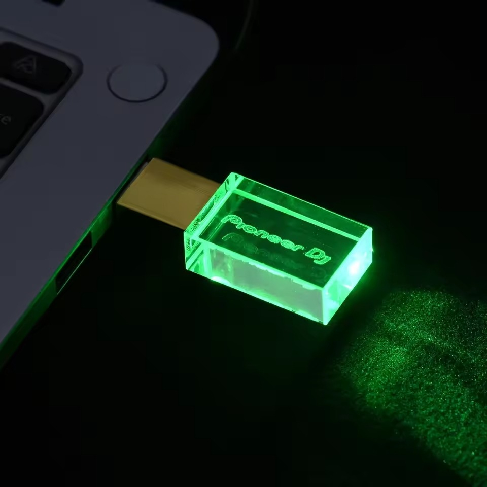 Memoria USB Pioneer DJ 128GB modelo PdjVerde128gb color verde cristal, compatible con CDJ-Nexus 2 y CDJ-3000 para cargar musica y cues