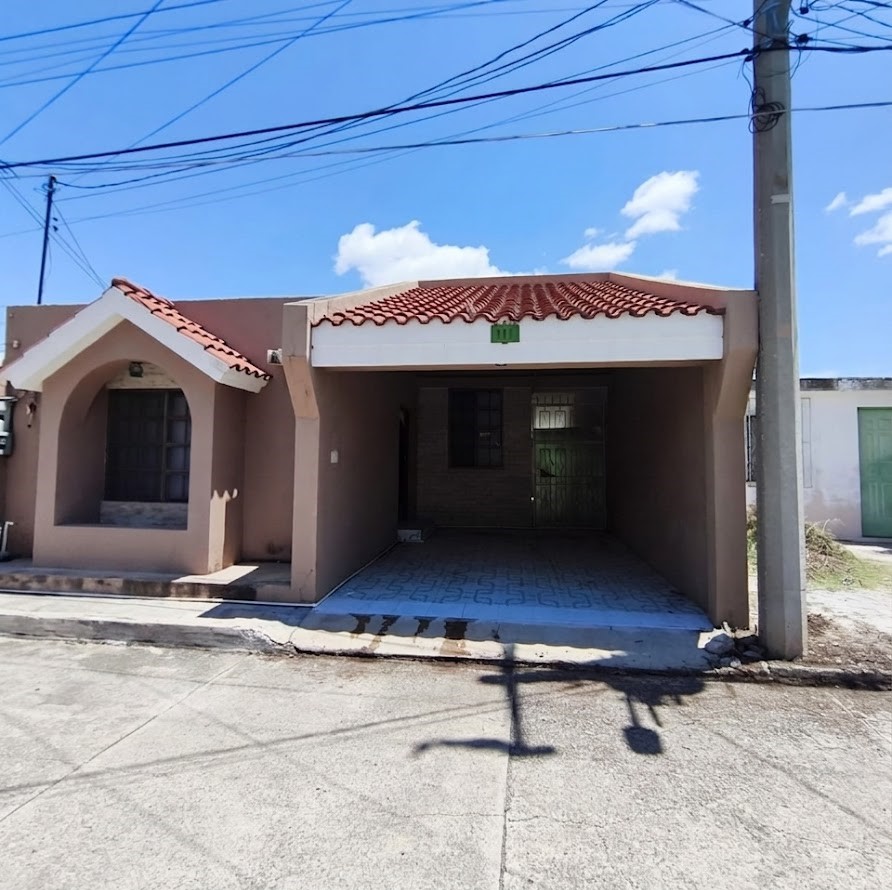 Colonia del Maestro - Casa en Venta