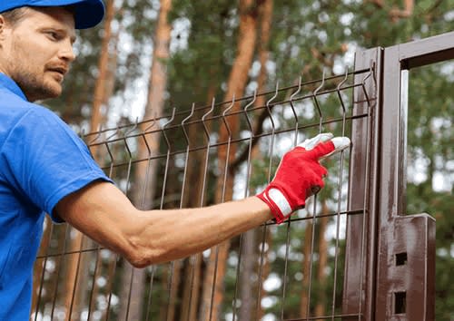 Fencing Installer