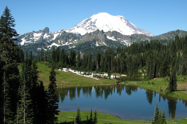 Photo of Mount Rainier