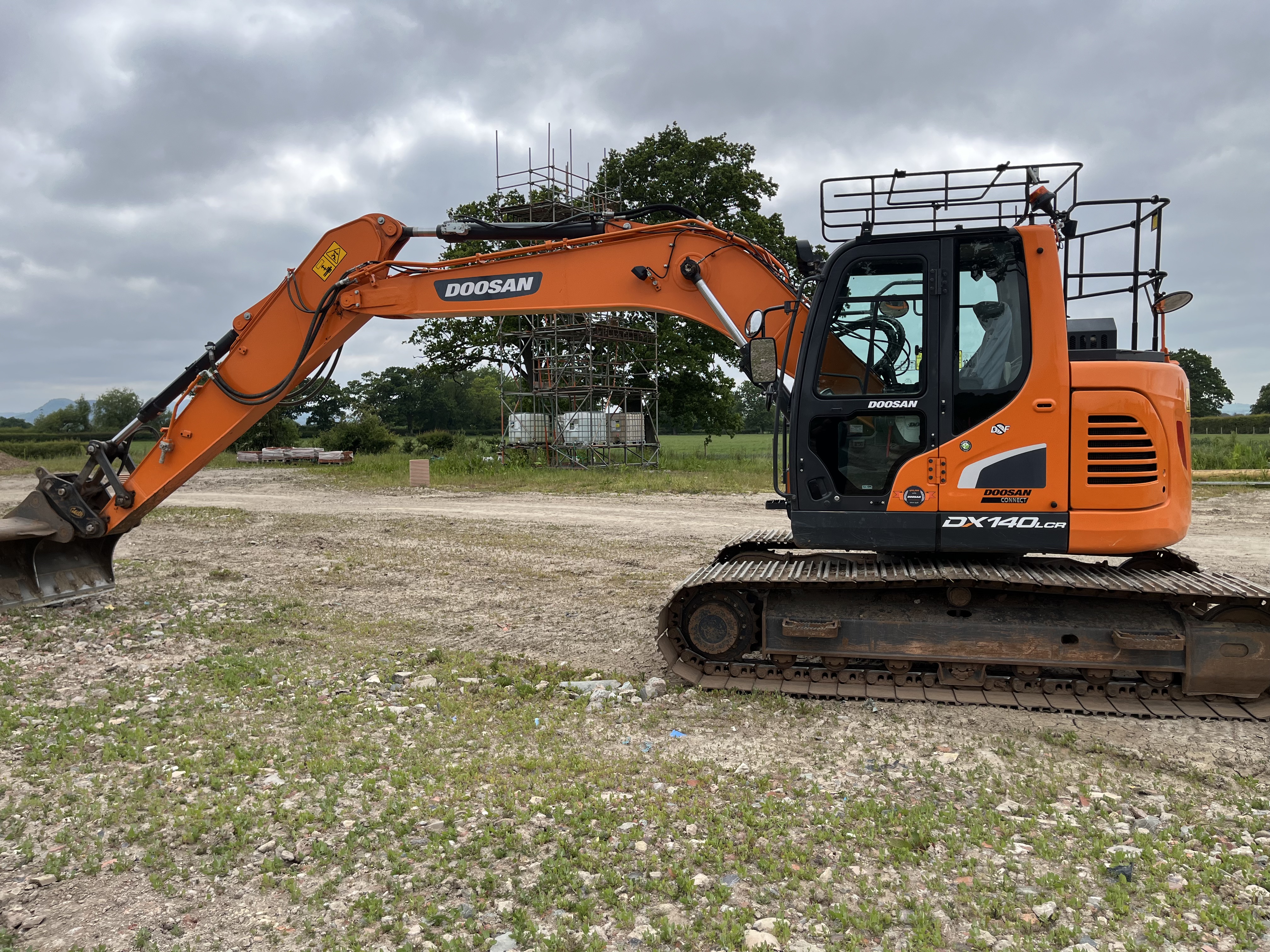 2021 Doosan DX140LCR