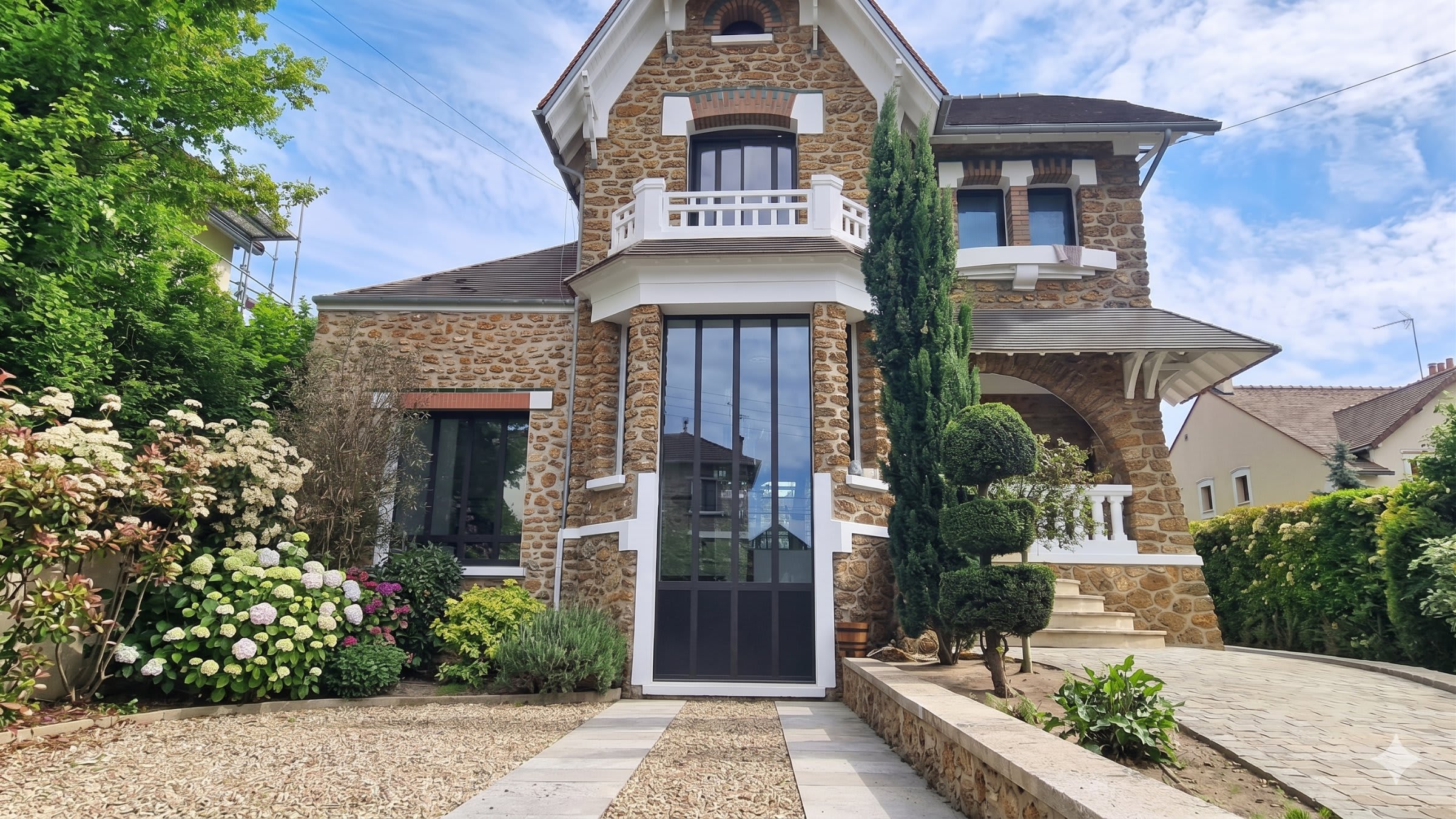 Maison 10 pièces 243 m² · à Sucy en Brie · 243 m² · 1 290 000 €
