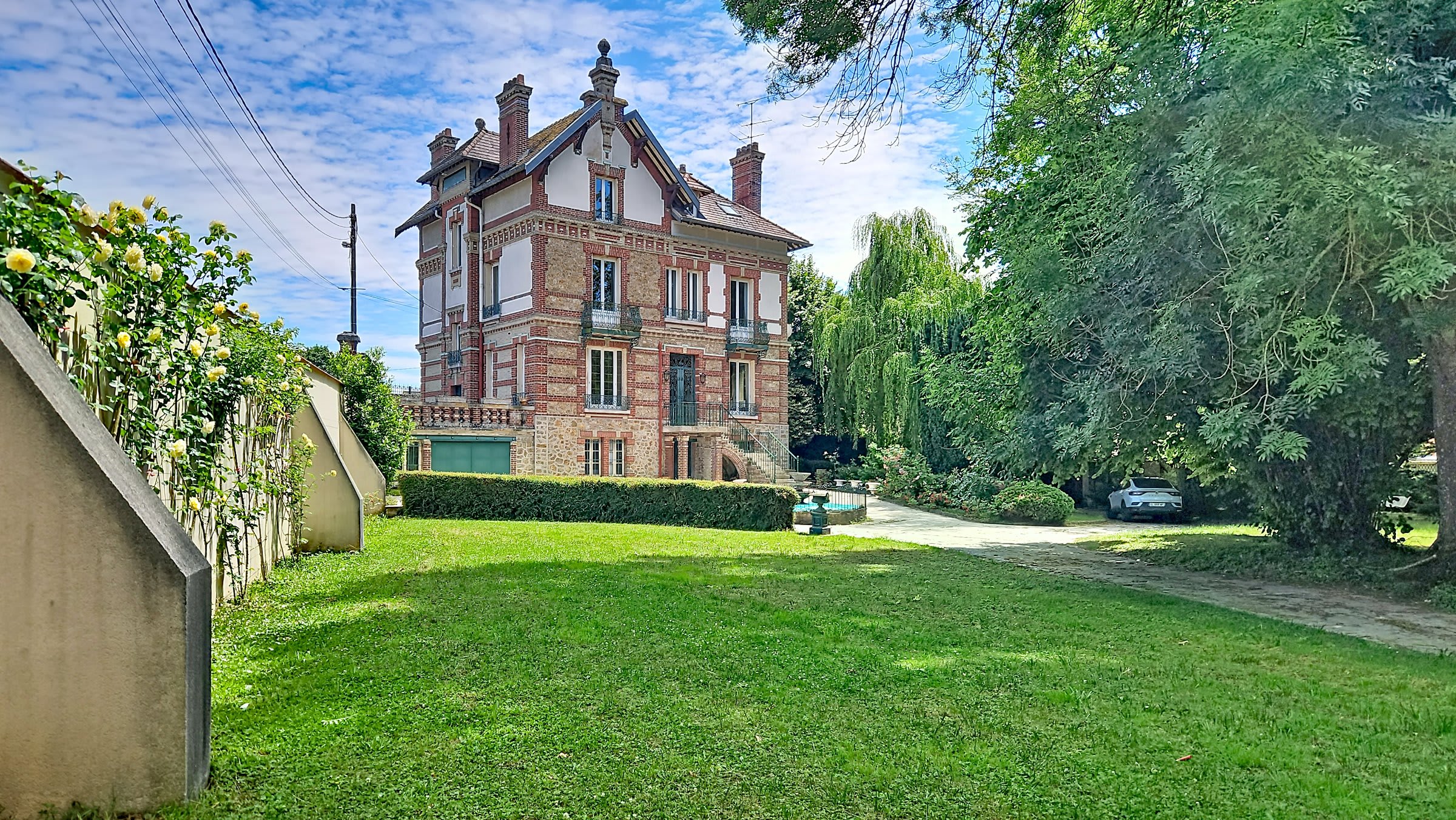 Maison 9 pièces 281 m² · à Couilly Pont aux Dames · 281 m² · 815 000 €