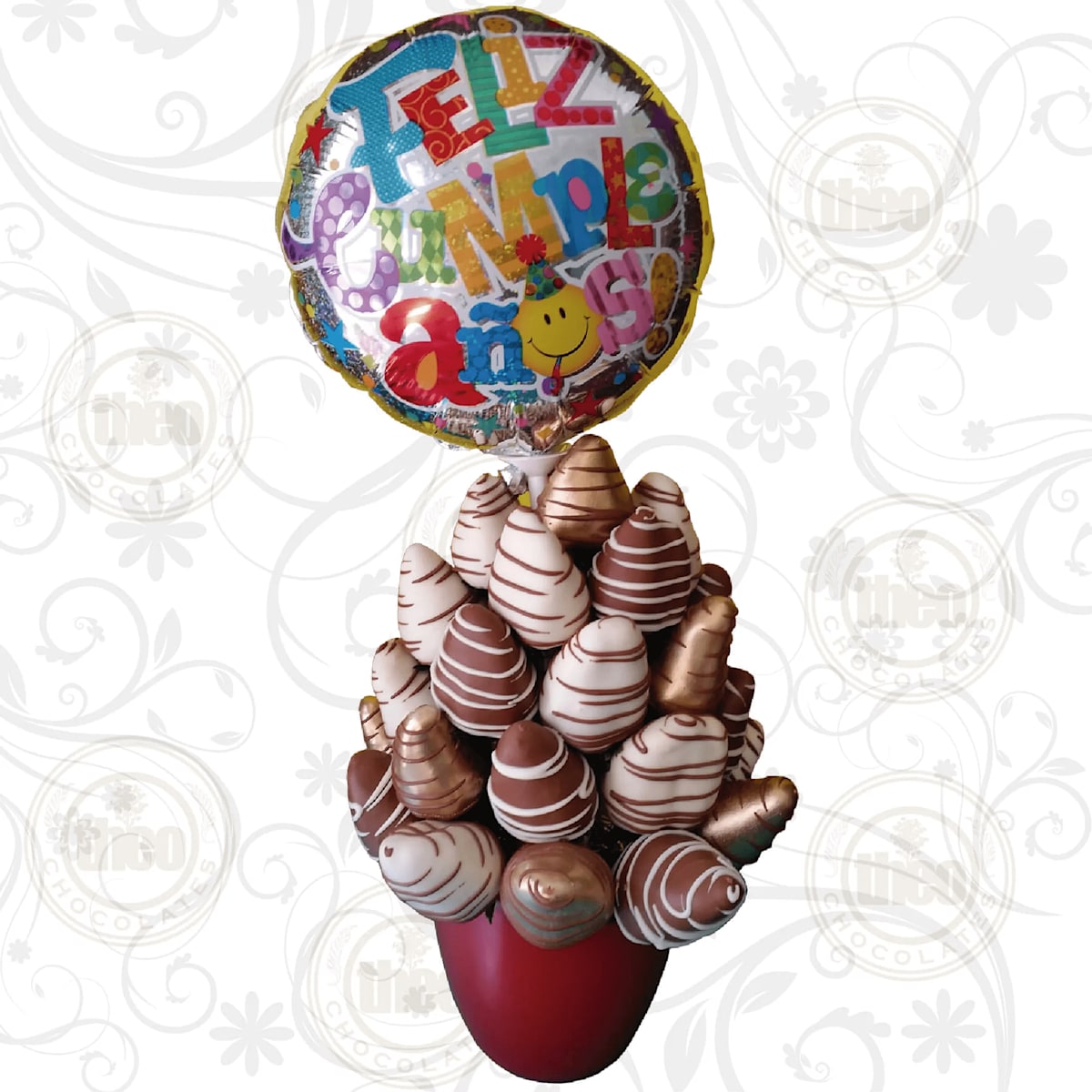Arreglo de 35 fresas cubiertas y decoradas con chocolate y un globo de 9” en base cerámica