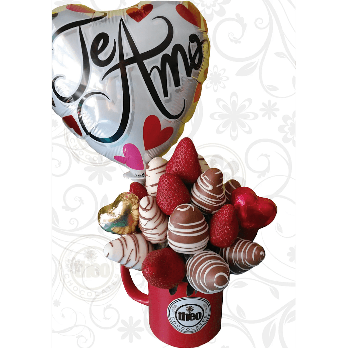 Arreglo frutal en taza + globo "Te Amo"