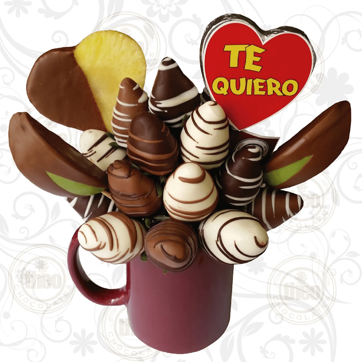 Arreglo frutal taza cerámica con corazones de piña y paleta