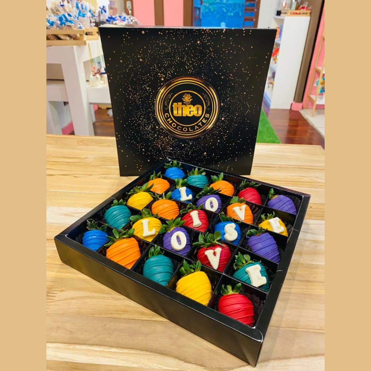 Caja "love is love"