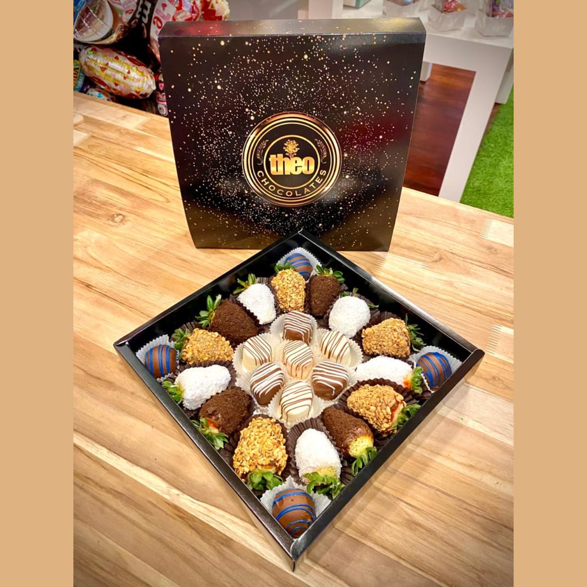 Caja Fresas, Bombones y Marshmallows