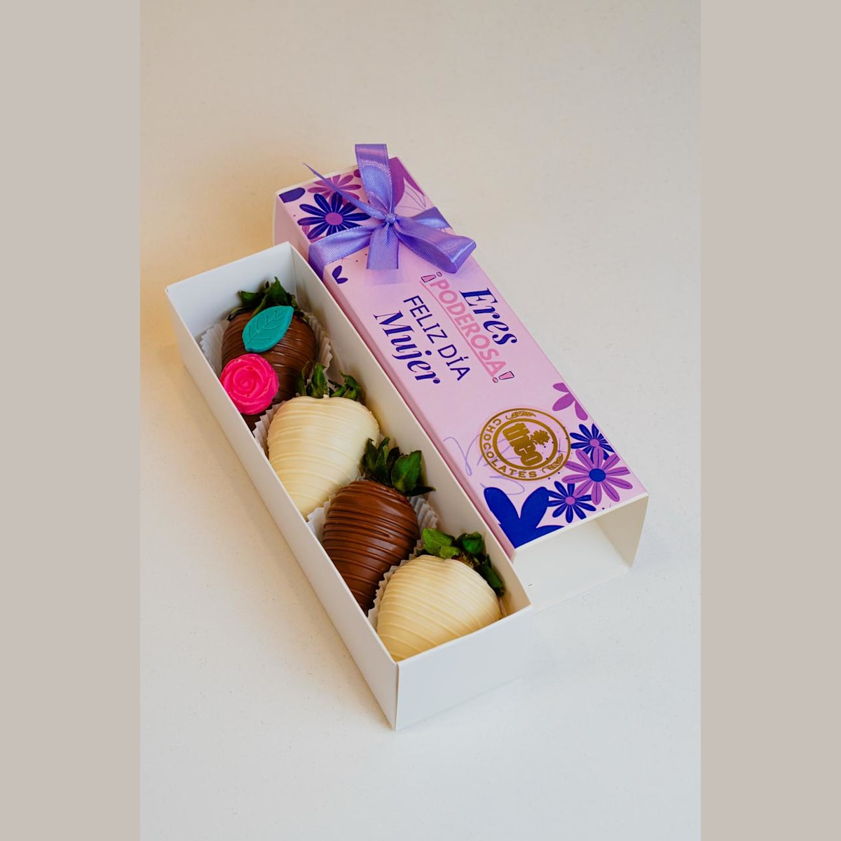 Caja 4 Fresas "Día de la Mujer"