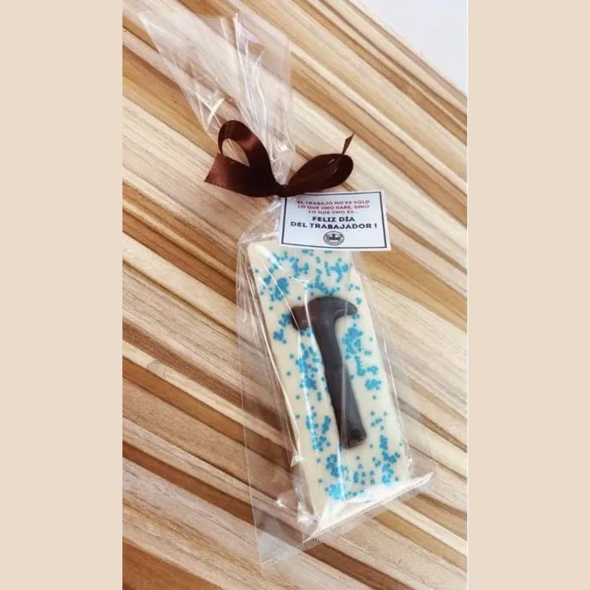 Barra de Chocolate con Herramientas
