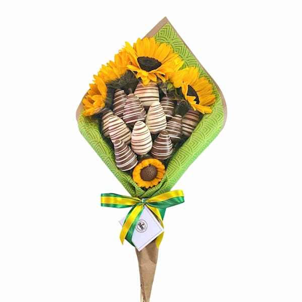 Ramo con fresas con chocolate y girasoles naturales