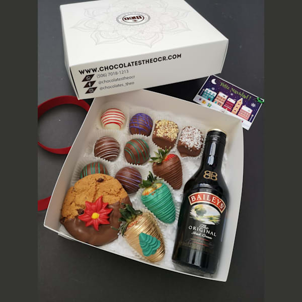 Caja  con Fresas, Bombones, Galleta, Marshmallows y Baileys