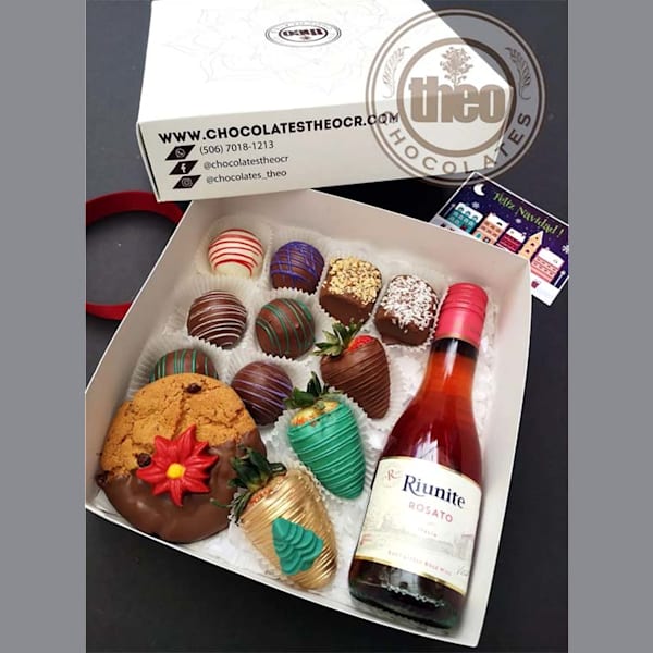 Caja Fresas, Bombones, Galleta, Marshmallows y Riunite