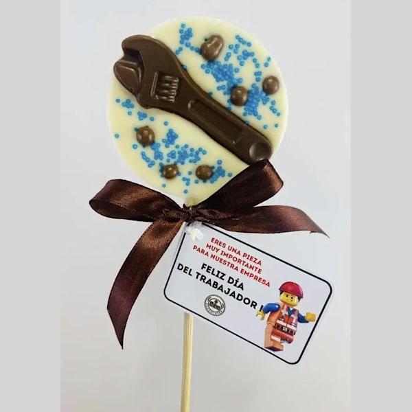 Paleta de chocolate con herramienta