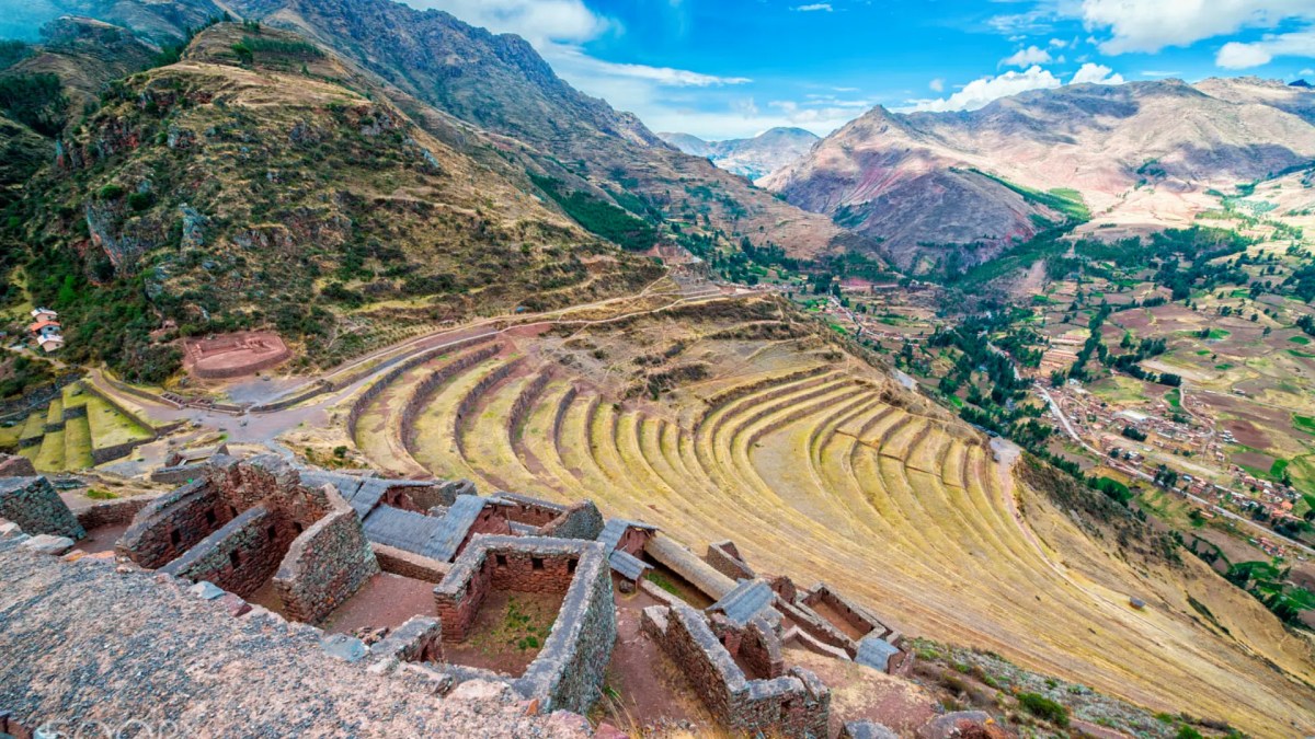 Ruinas de Pisac andenes miradores Valle Sagrado del Inca tour privado cusco