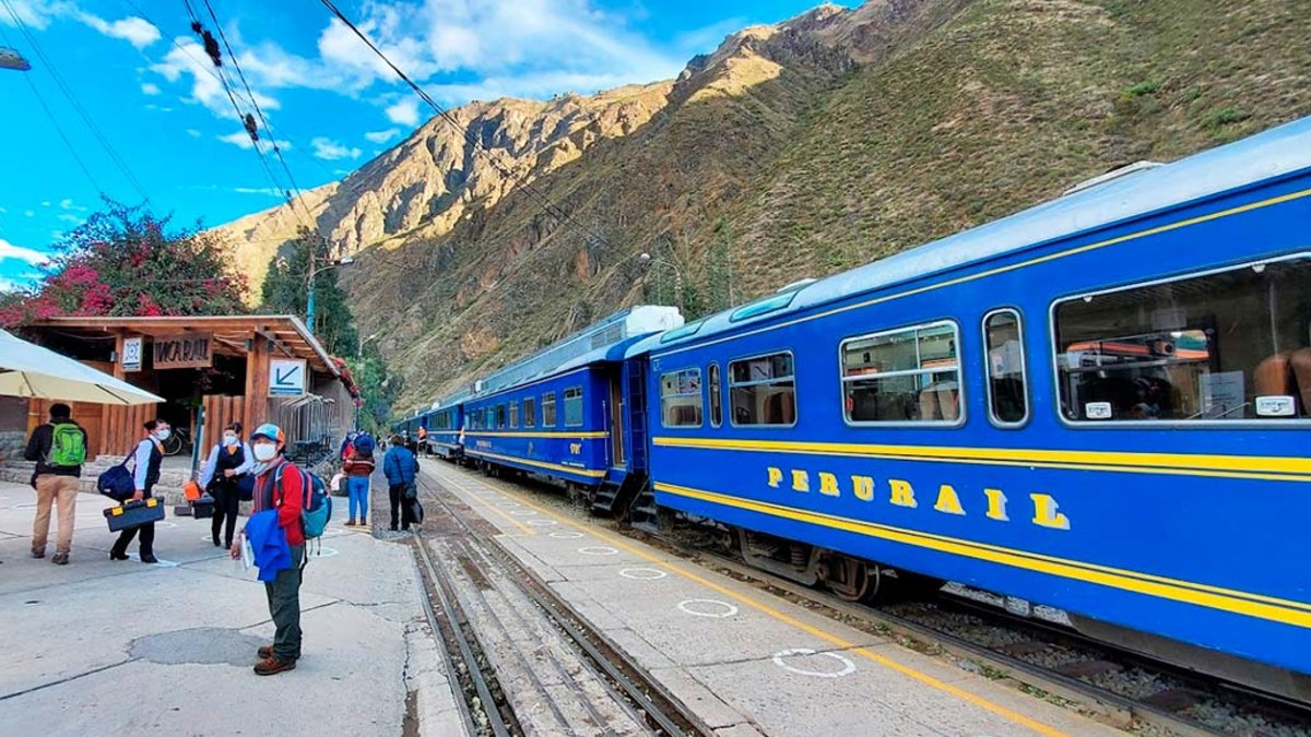 Aguas Calientes pueblo base Machu Picchu bus ecológico subida a la ciudadela