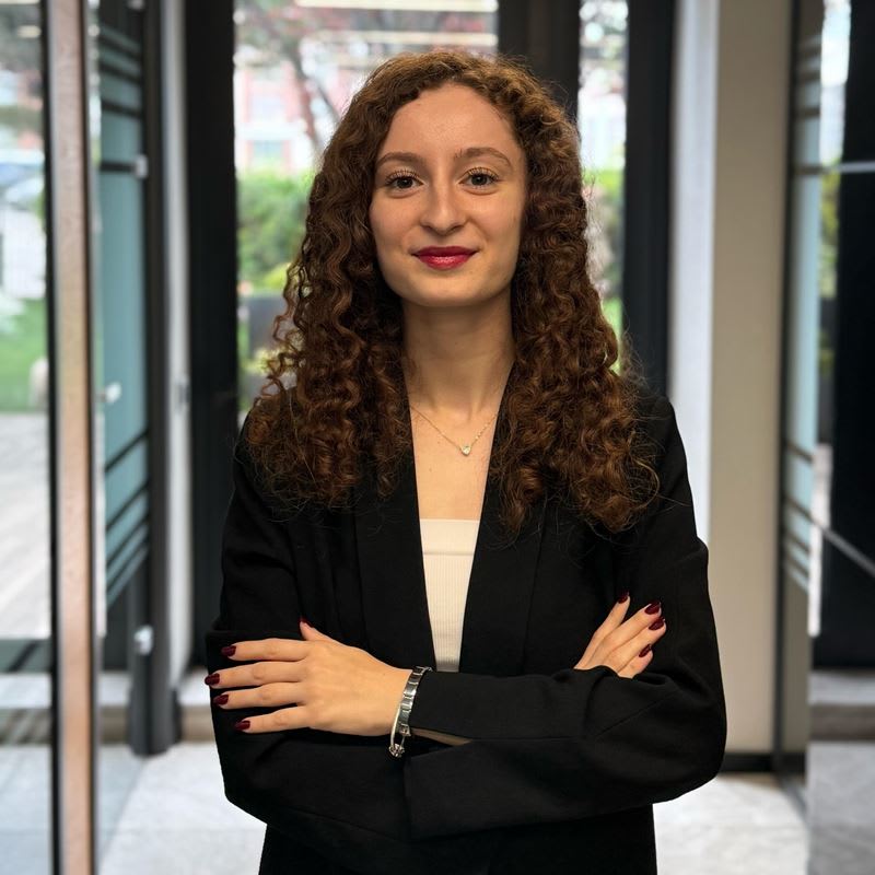 ECEM ÖZGÜL