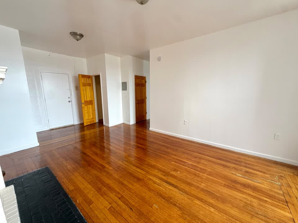 2 Beds 1 Bath Apartment layout