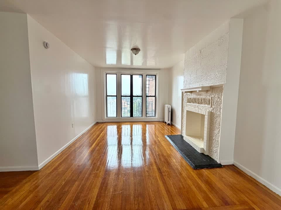 2 Beds 1 Bath Apartment