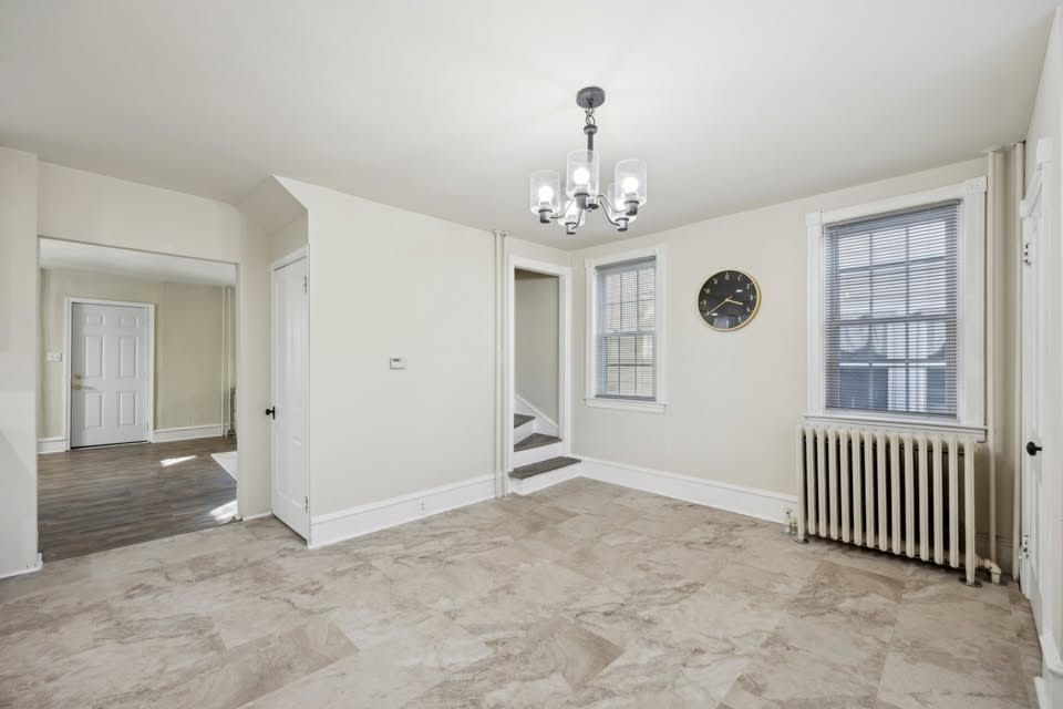 3 Beds 2 Baths - House