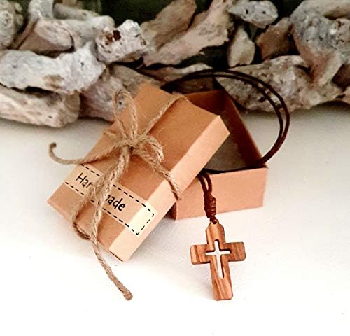 Vue 3 de Collier Marron Avec Croix