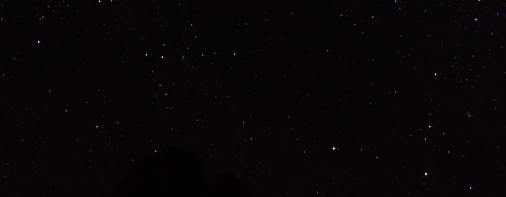 Bill's mother's car is black.