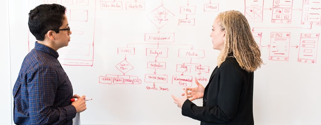 Casual chitchat during a networking event enhances social interaction.