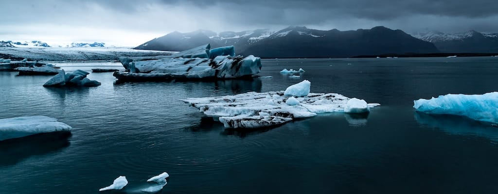 The ice had a calming effect, bringing serenity.