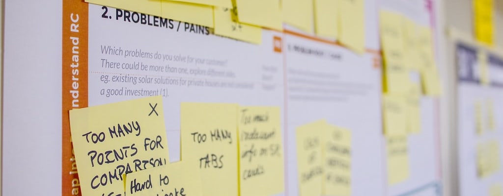 Categorise essays on a leading website using advanced tags.