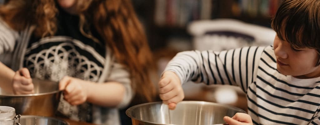 Her cry for help was a weak sister's metaphor.