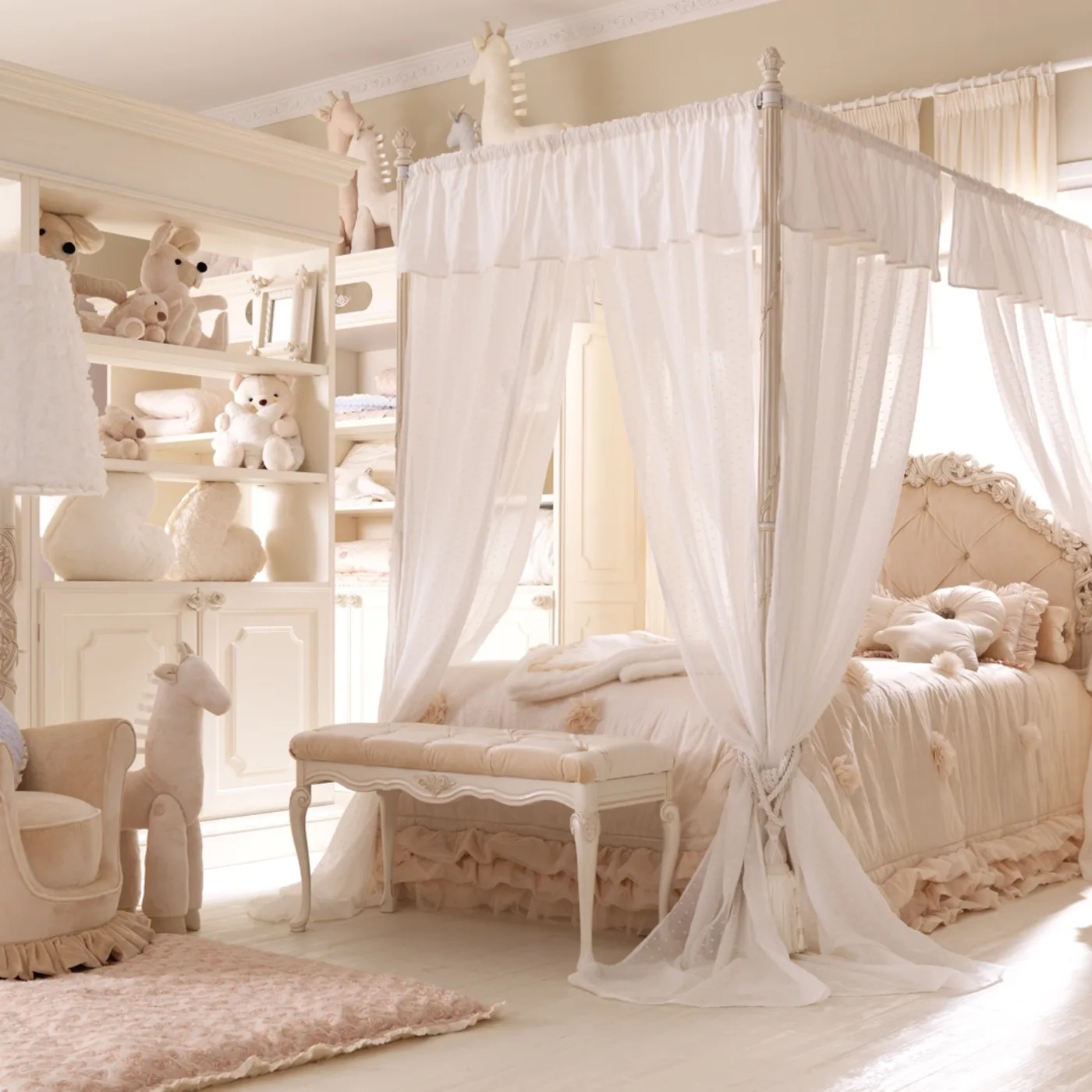 4 Poster Bed With Curtains