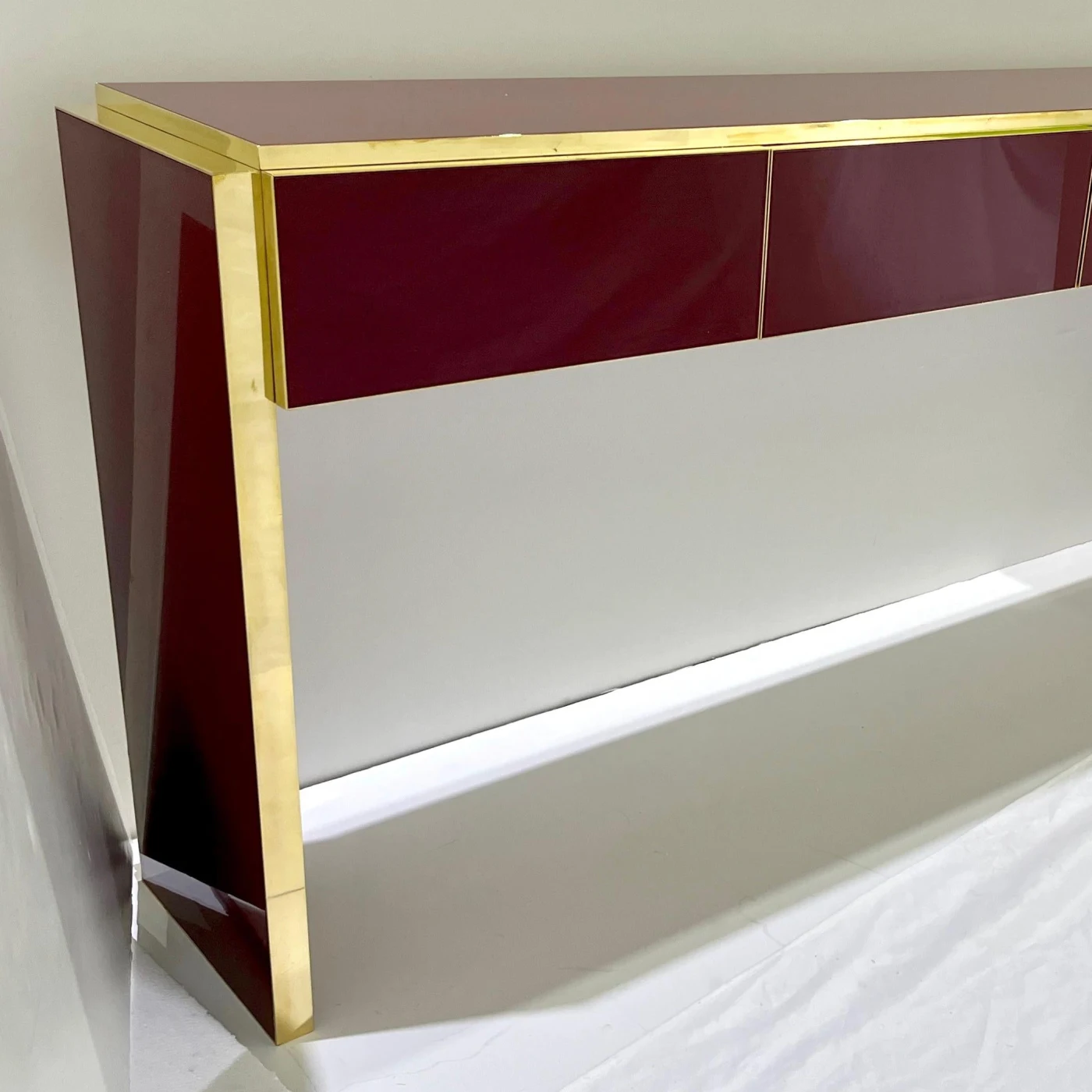 Long 4 Drawers Burgundy Wine & Brass Console Table Sideboard