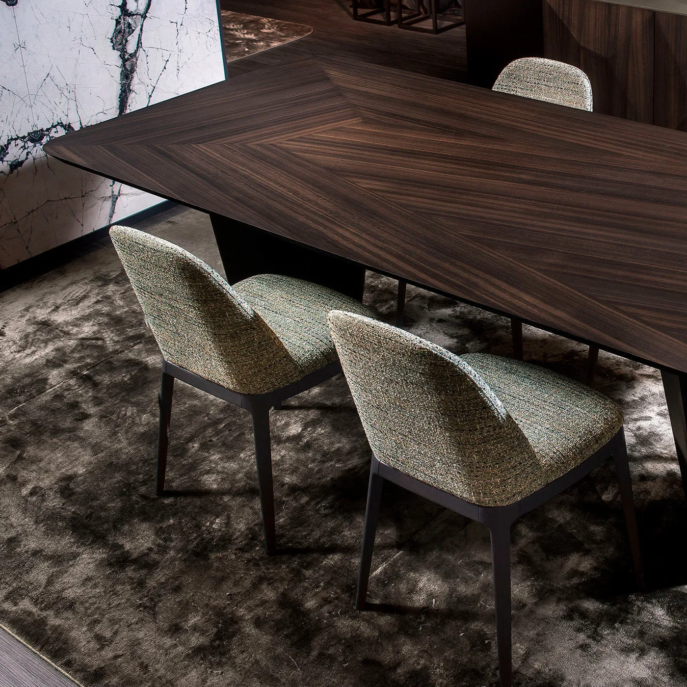 Blade 250 Dining Table