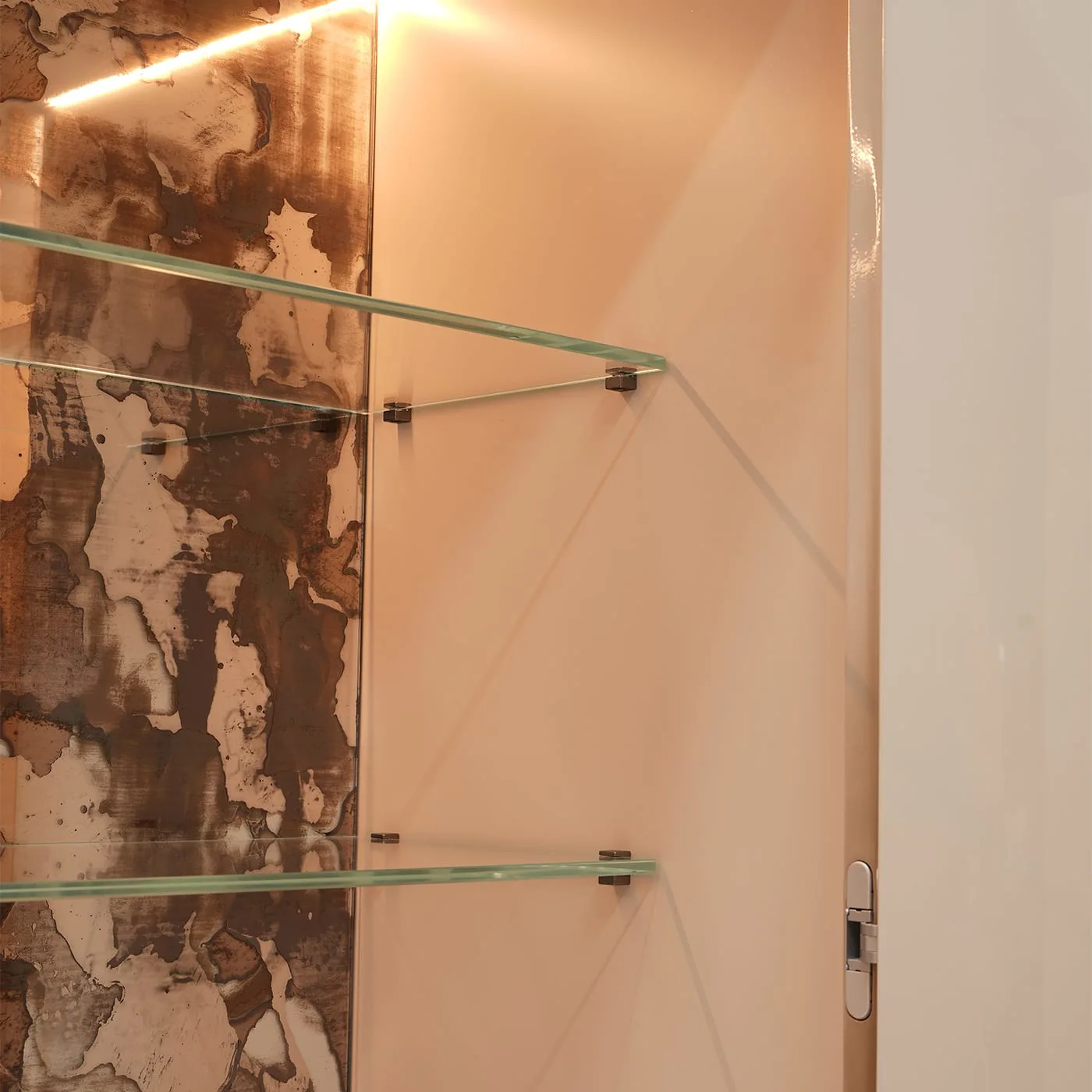 Caleido Lacquered Bar Cabinet