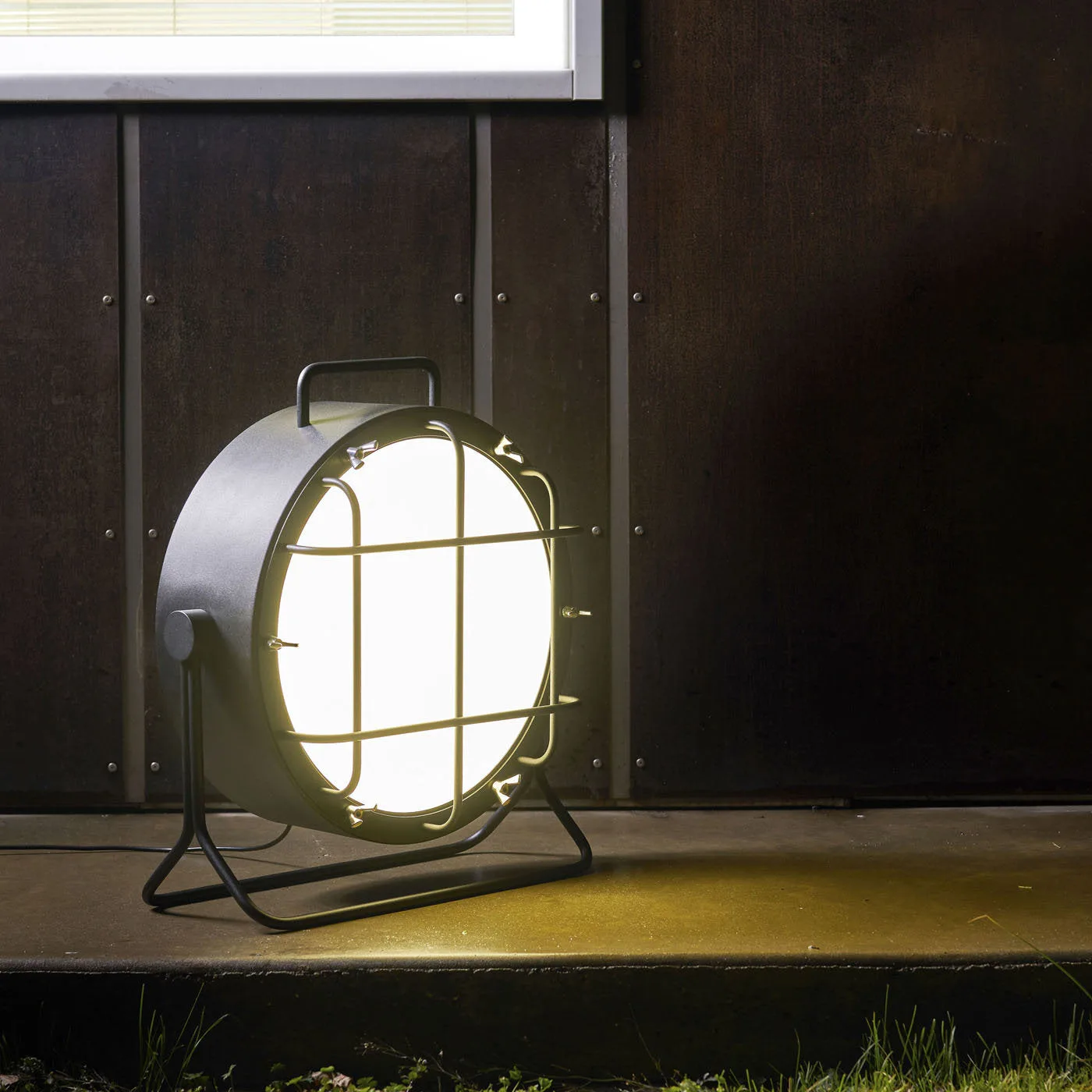 Cantiere Black Floor Lamp by Alberto Ghirardello