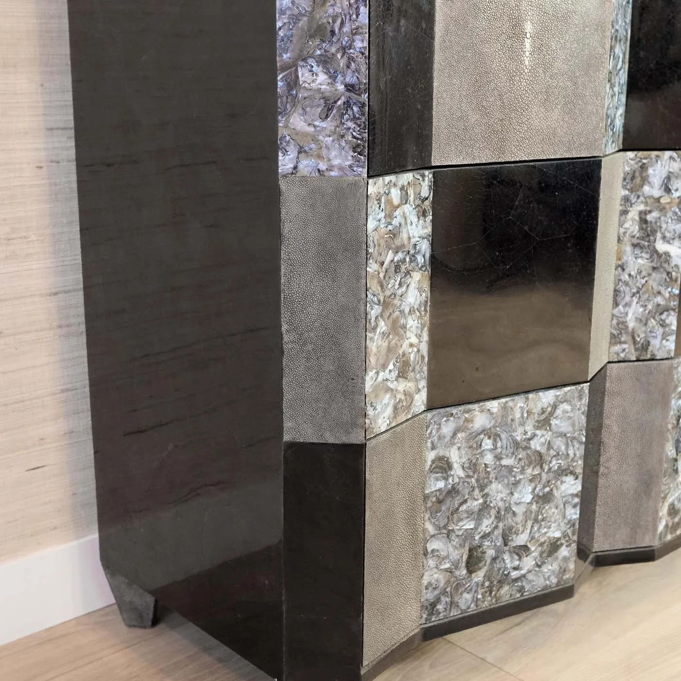 Chest of Drawers In Black & Grey Marquetry