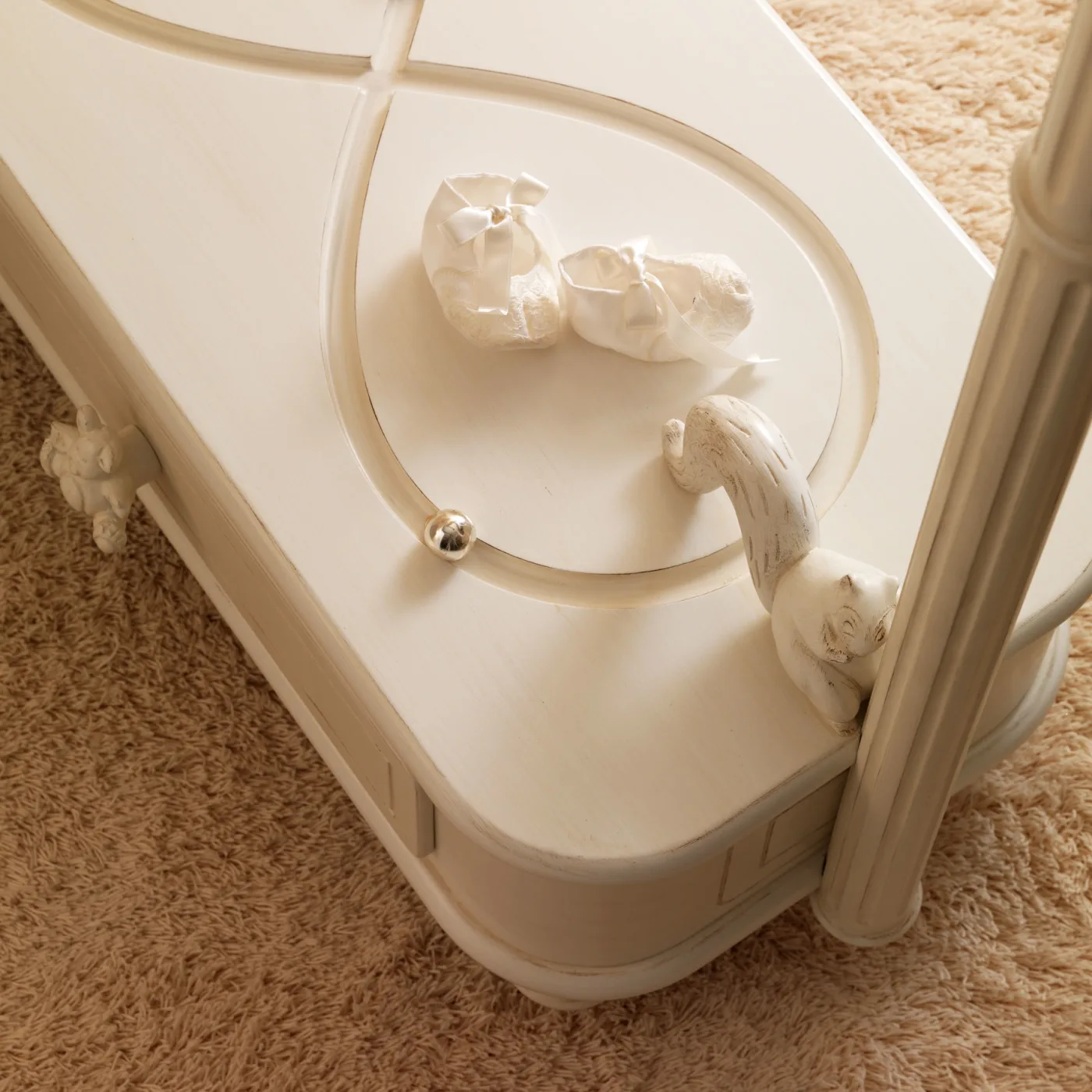 Clothes Hanger With Drawers